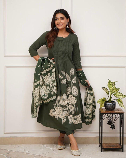 Green Serenity: Cotton Kurta Set with Mulmul Dupatta