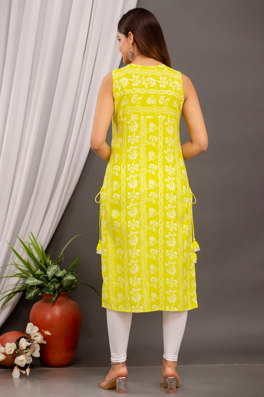 Lemon Green Beauty: Sleeveless Rayon Kurta with Mirror Work