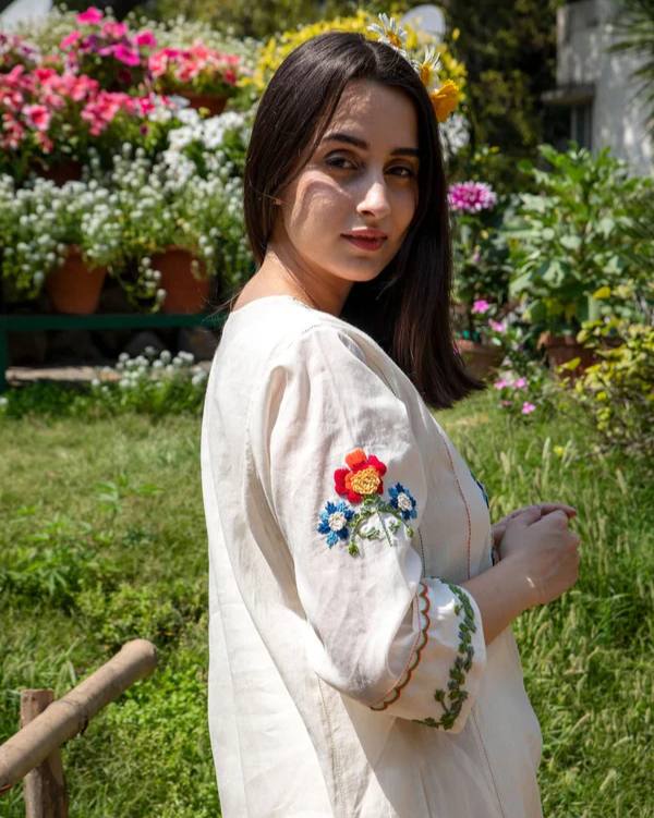 White Grace: Floral Embroidered Cotton Kurta Set