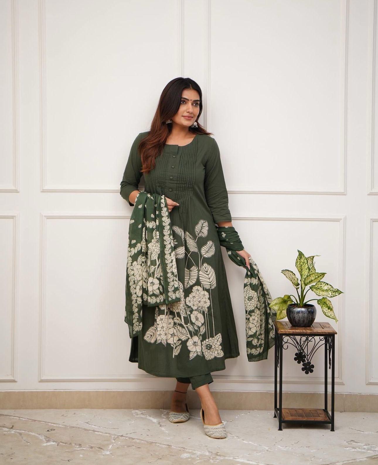 Green Serenity: Cotton Kurta Set with Mulmul Dupatta