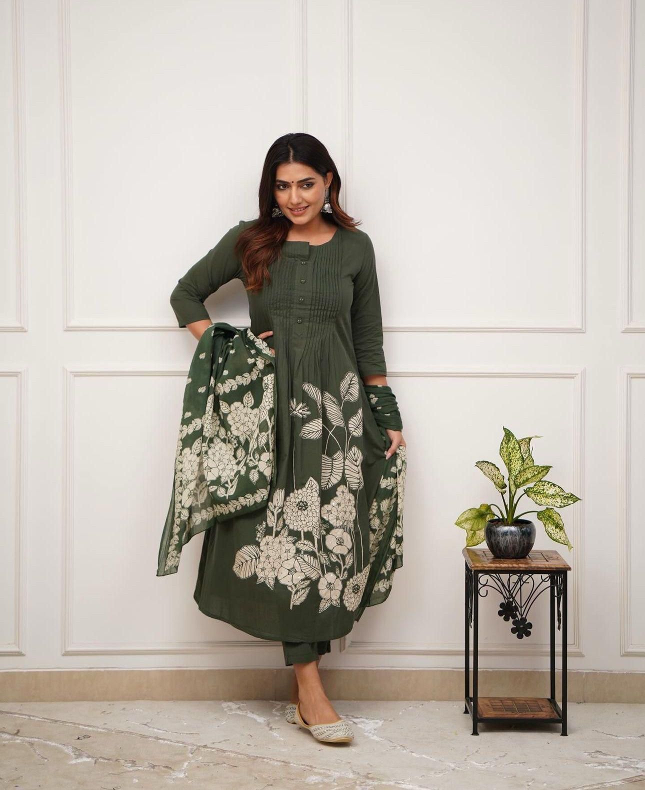 Green Serenity: Cotton Kurta Set with Mulmul Dupatta